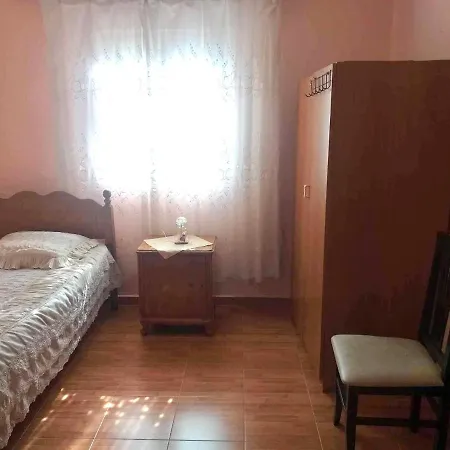 Private Village House With Yard Dom wakacyjny Përmet