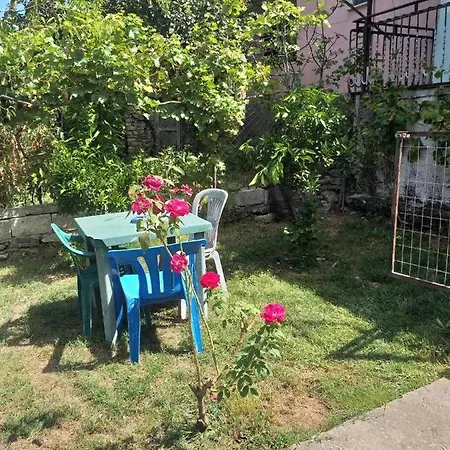 Private Village House With Yard *